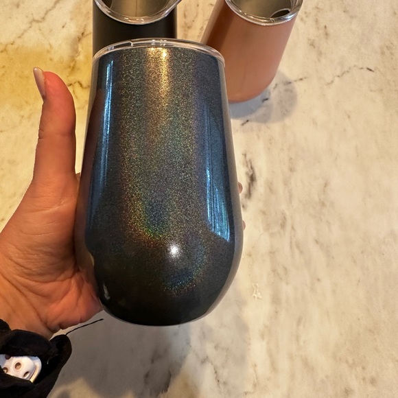 Set of three HD wine tumbler with lids - Picture 7 of 7